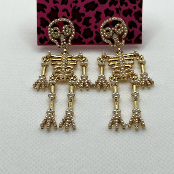 EARRINGS! HALLOWEEN! Betsey Johnson Jointed Skeleton Mini Pearl and Gold BNWT - Picture 3 of 6